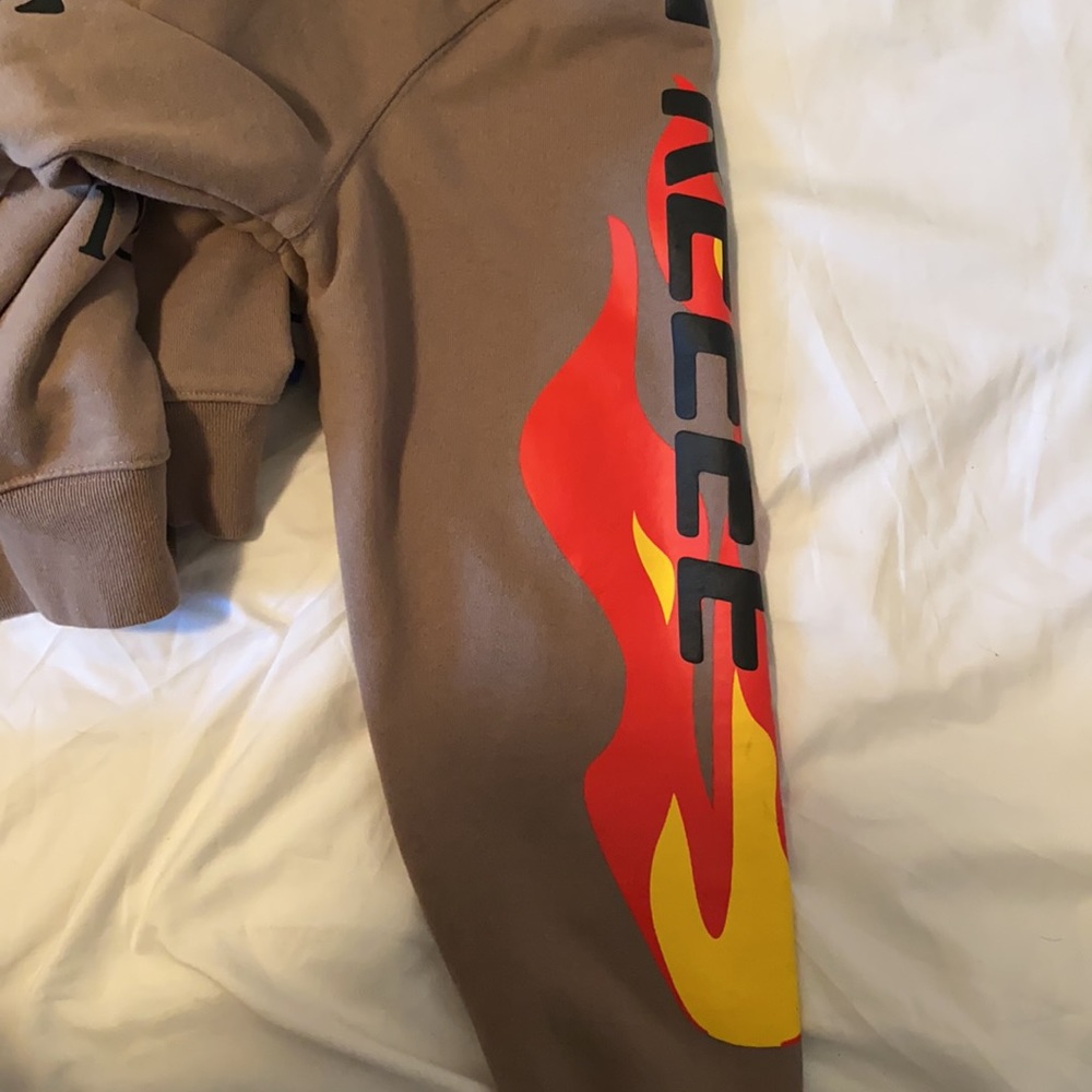 I Feel Ghosts Brown Graphic Sweatshirt with Red Heart - Picture 4 of 5
